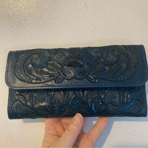 Vintage Alexander Yeo Blue Floral Embossed Leather Women's Trifold Wallet